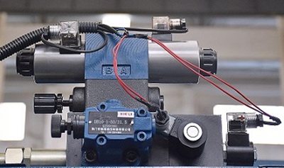 100t Cnc Metal Bending Machines, 3200 Mm Cnc Sheet Press Brake With E21 100t CNC ohýbačky kovů, 3200 mm CNC ohraňovací lis s E21