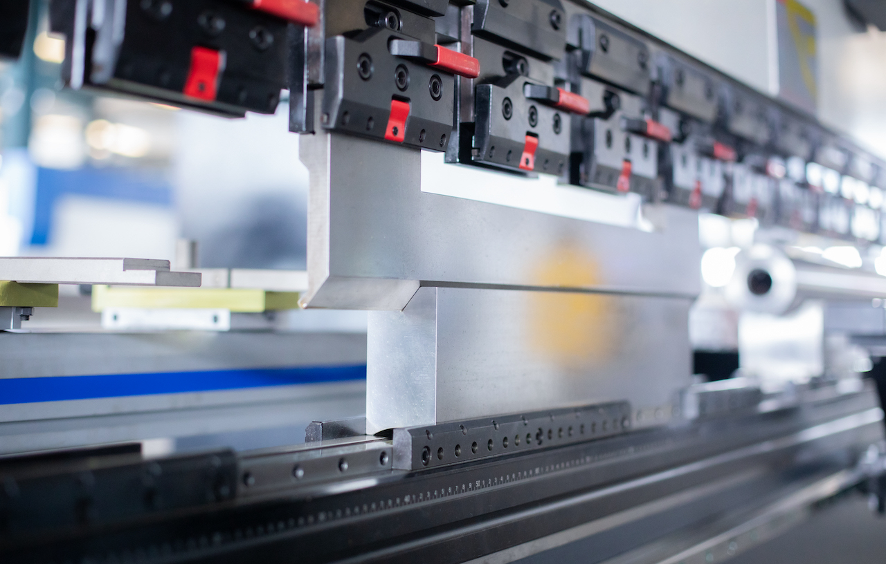 100t Hydraulický CNC ohraňovací lis Korunovací CNC ohraňovací lis Delem