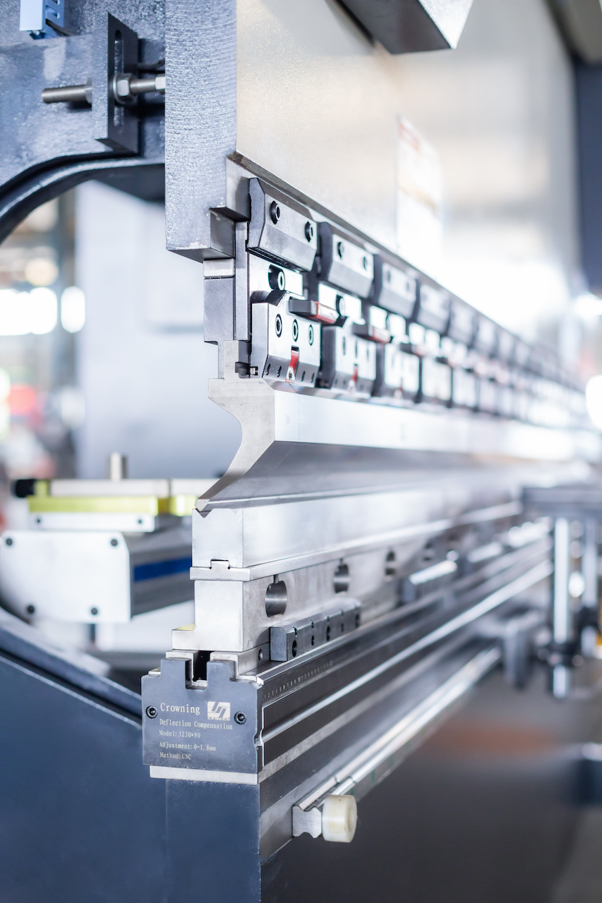 100t Hydraulický CNC ohraňovací lis Korunovací CNC ohraňovací lis Delem