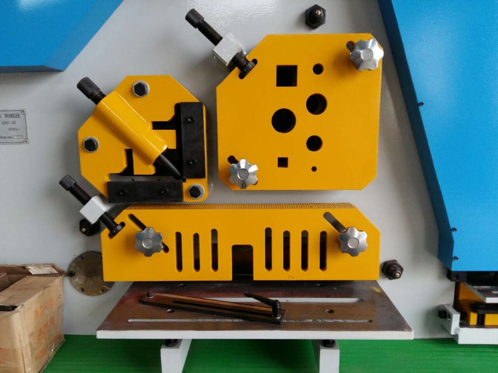 110 Ton Metal Sheet Press Corner Cutting Hydraulic Ironworker Machine Hydraulický železářský stroj na rohové řezání 110 tun plechů