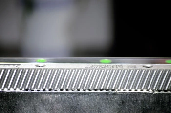 1500*3000mm 500w Racuys Or Ipg Fiber Laser Cutting Machine 1500*3000mm 500w Racuys nebo Ipg vláknový laserový řezací stroj