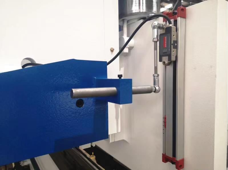 160t-4000 4-axis Cnc Hydraulic Bending Machine Press Brake 160t-4000 4osá CNC hydraulická ohýbačka ohraňovací lis