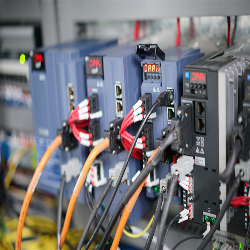 3015 1500x3000 Laserový řezací stroj z hliníkových vláken Průmyslové laserové zařízení