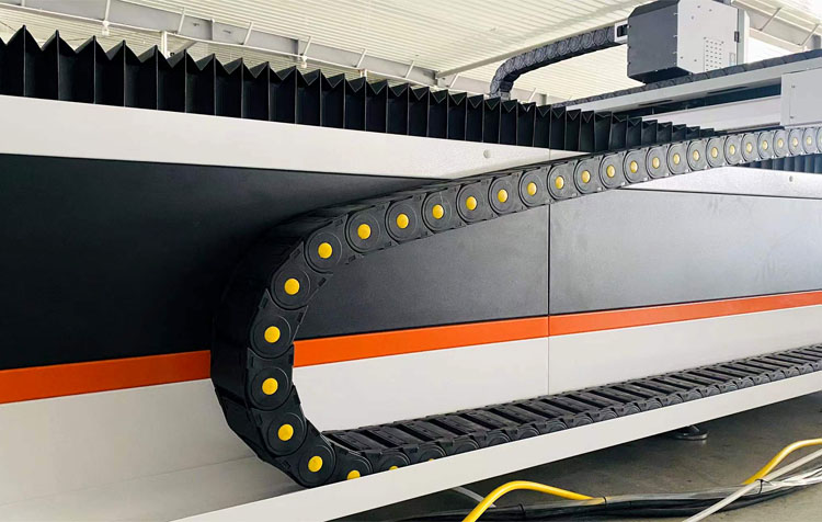 3015 Fiber Laser Cutting Machine For High-Speed Cutting Of 1-6mm Metal Materials 3015 Vláknový laserový řezací stroj pro vysokorychlostní řezání 1-6 mm kovových materiálů