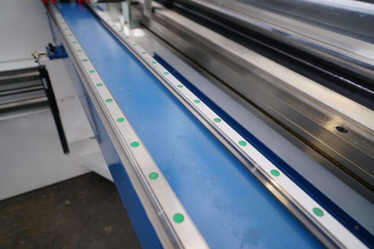 4 Axis Cnc Tandem Press Brake With Delem Da58t 2d Graphical Controller 4osý CNC tandemový ohraňovací lis s 2d grafickým ovladačem Delem Da58t