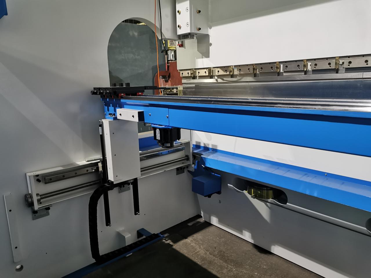 4 Axis Cnc Tandem Press Brake With Delem Da58t 2d Graphical Controller 4osý CNC tandemový ohraňovací lis s 2d grafickým ovladačem Delem Da58t
