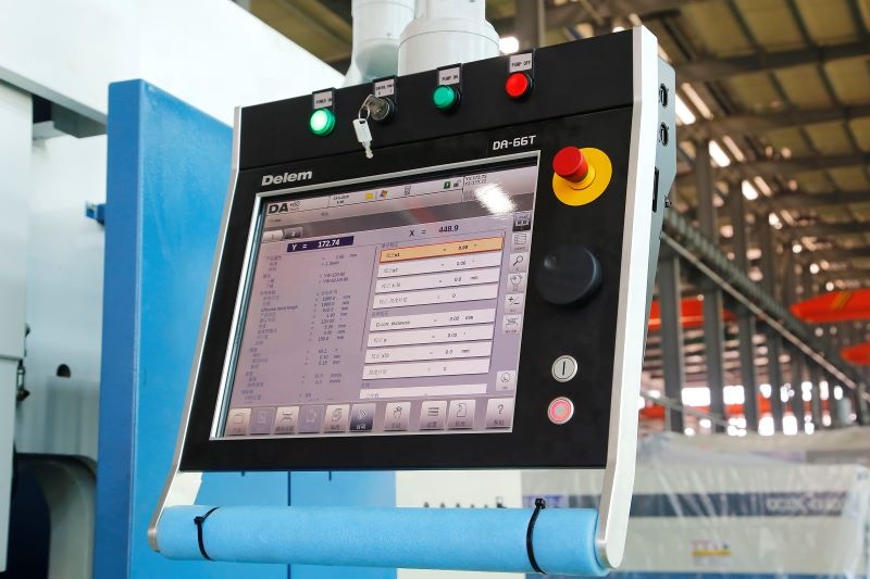 4 Axis Cnc Tandem Press Brake With Delem Da58t 2d Graphical Controller 4osý CNC tandemový ohraňovací lis s 2d grafickým ovladačem Delem Da58t