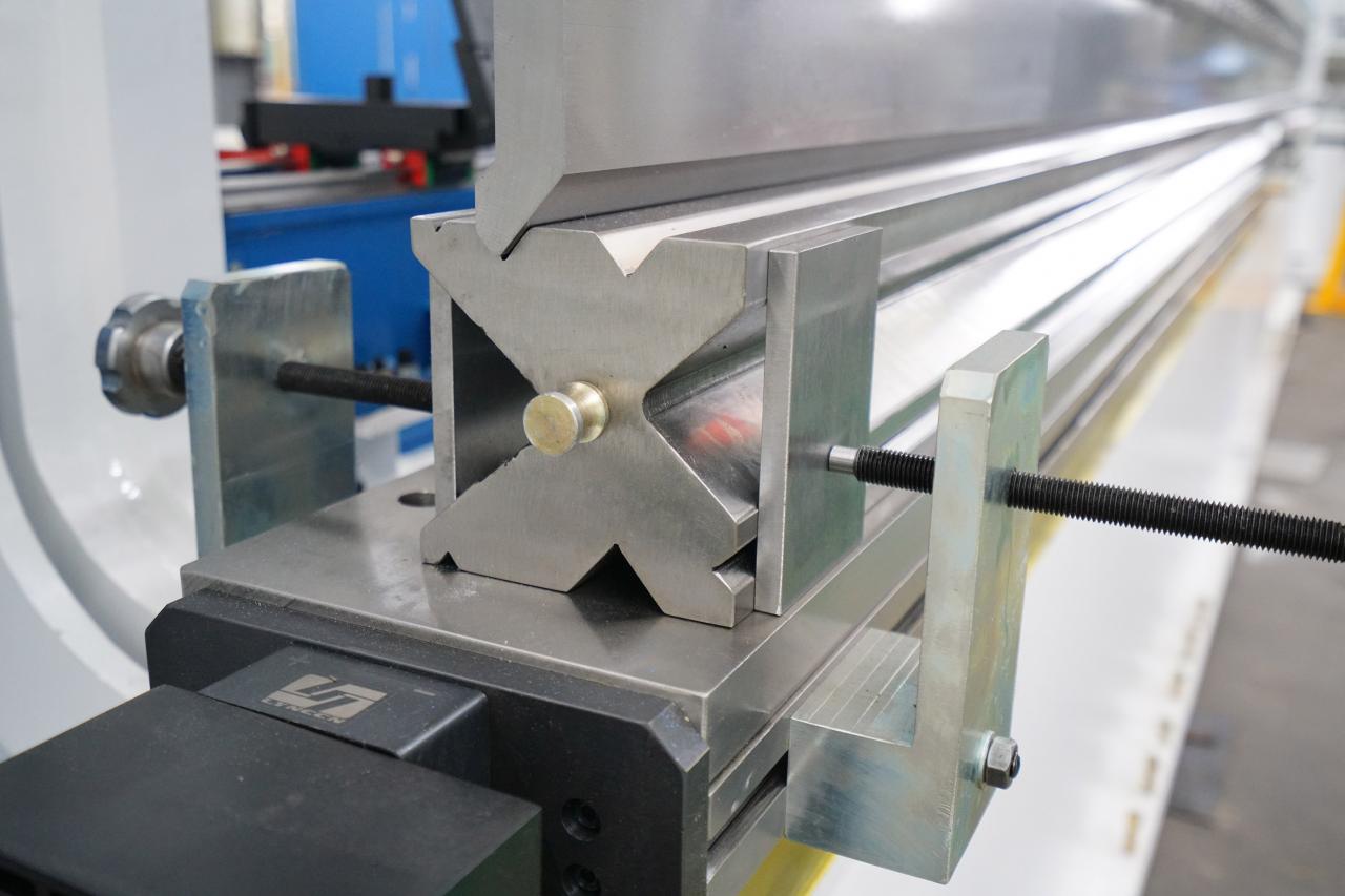 4 Axis Cnc Tandem Press Brake With Delem Da58t 2d Graphical Controller 4osý CNC tandemový ohraňovací lis s 2d grafickým ovladačem Delem Da58t