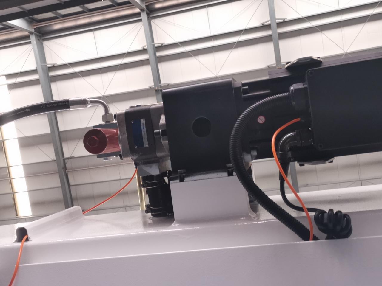 4 Axis Cnc Tandem Press Brake With Delem Da58t 2d Graphical Controller 4osý CNC tandemový ohraňovací lis s 2d grafickým ovladačem Delem Da58t