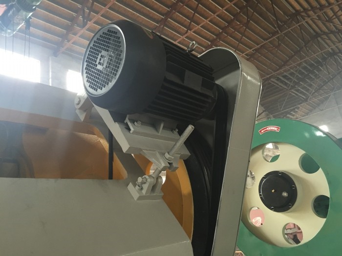 400 Ton Small Pneumatic Power Punch Press Mechanical Eccentric Punching Machine Mechanický excentrický děrovací stroj 400 tun Malý pneumatický elektrický děrovací lis