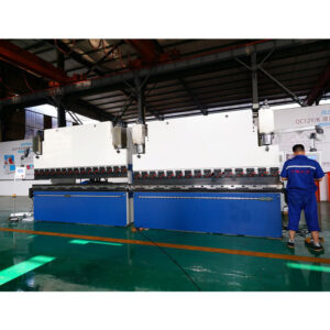 Stroj na ohýbání plechů CNC o hmotnosti 63 tun Hydraulický ohraňovací lis pro zpracování kovů
