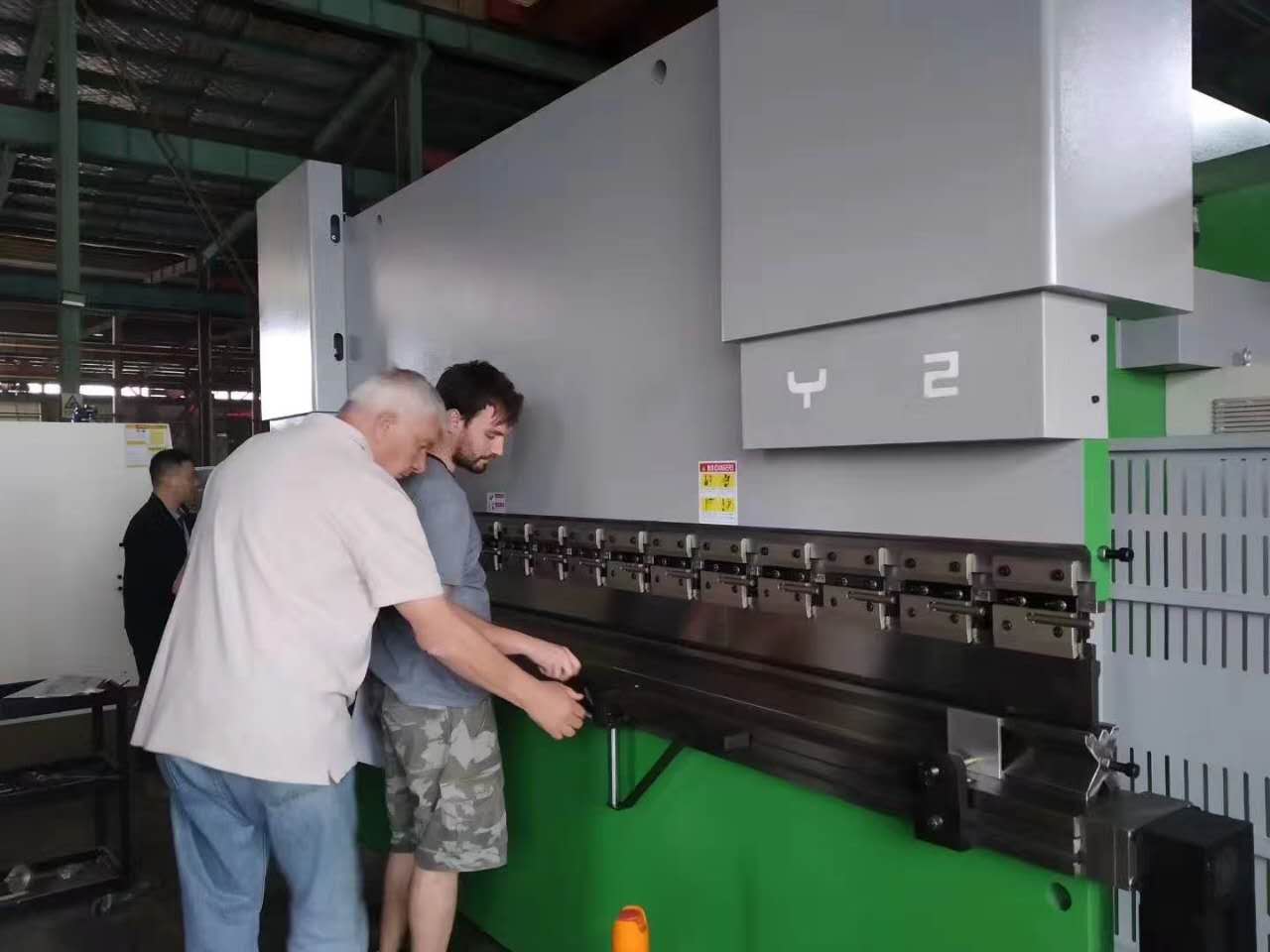 63 Ton Metal Steel Sheet Plate Bending Machine Cnc Hydraulic Press Brake For Metal Working Stroj na ohýbání plechů CNC o hmotnosti 63 tun Hydraulický ohraňovací lis pro zpracování kovů