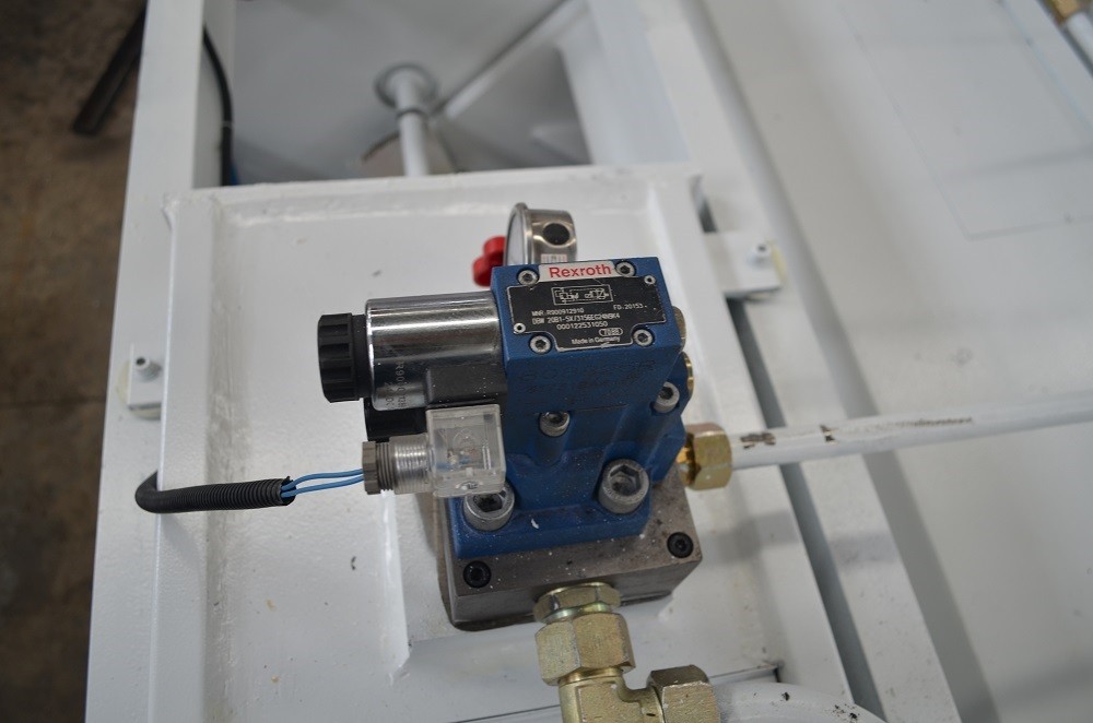 6*3200mm Guillotine Shears Metal Shear Hydraulic Iron Sheet Cutting Shearing Machine Gilotinové nůžky 6 * 3200 mm Nůžky na kov Hydraulické nůžky na řezání plechů