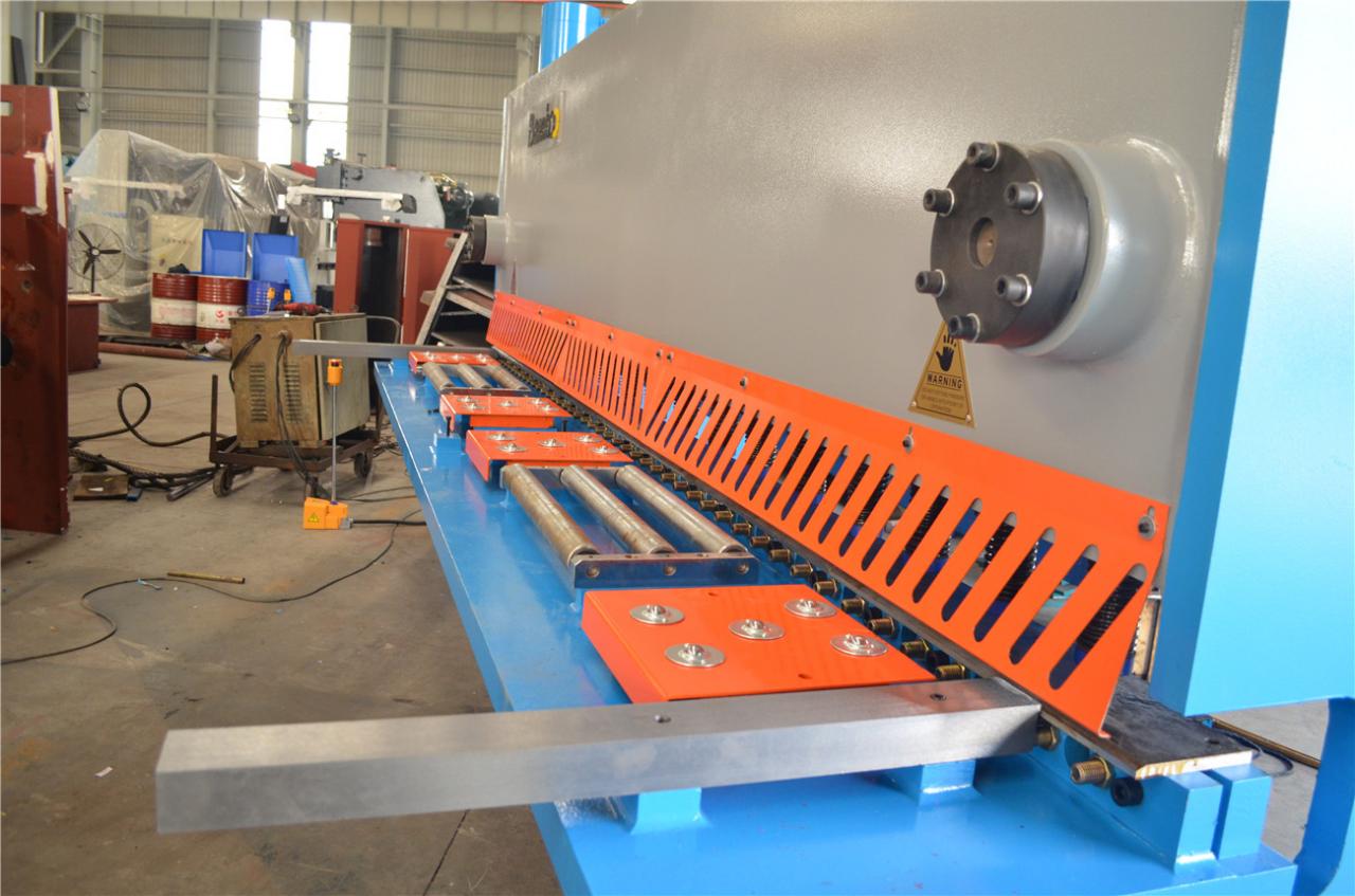 6*3200mm Guillotine Shears Metal Shear Hydraulic Iron Sheet Cutting Shearing Machine Gilotinové nůžky 6 * 3200 mm Nůžky na kov Hydraulické nůžky na řezání plechů