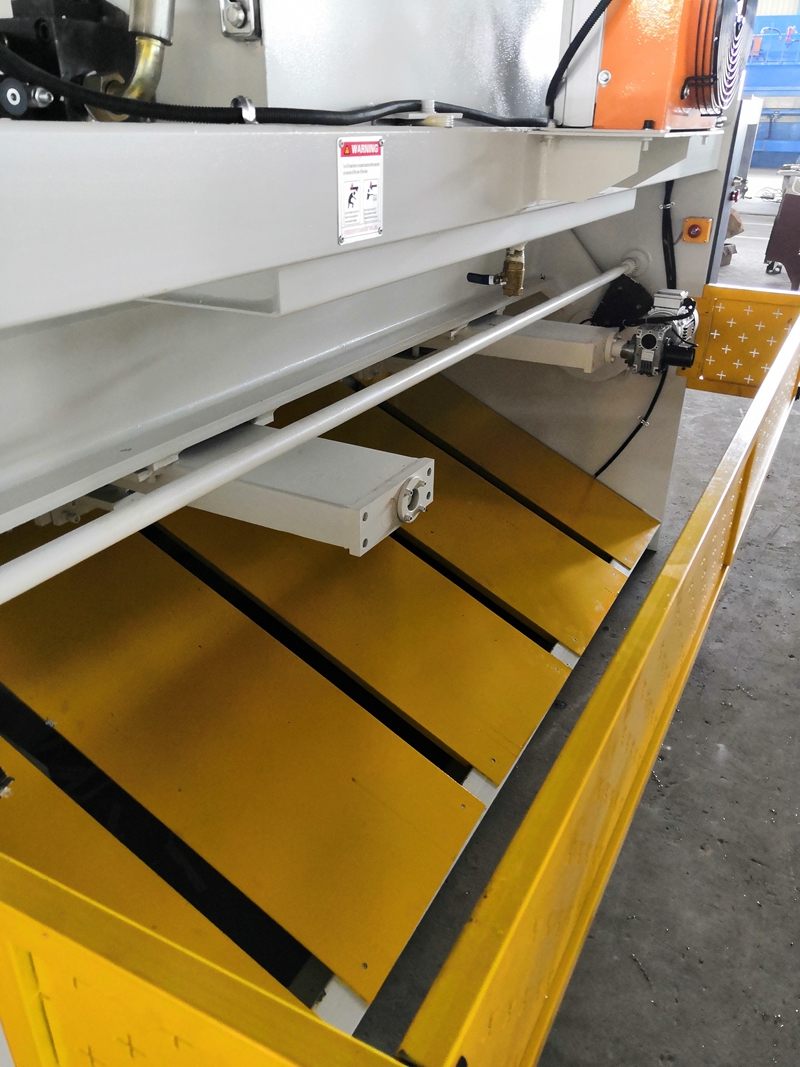 6mm Q11 Electric Sheet Plate Shearing Machine 8 Feet Sheet Metal Shearing Machine Elektrický stroj na stříhání plechu 6 mm Q11 Stroj na stříhání plechu 8 stop