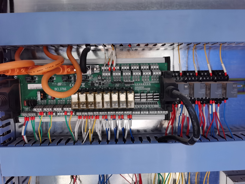 8mm 10mm Carbon Steel Laser Cutter 1530 4020 Cnc Fiber Laser Cutting Machine Laserová řezačka z uhlíkové oceli 8 mm 10 mm 1530 4020 CNC vláknový laserový řezací stroj