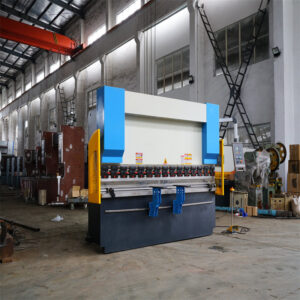 CNC hydraulický ohraňovací lis, plně automatický ohýbací stroj z uhlíkové oceli