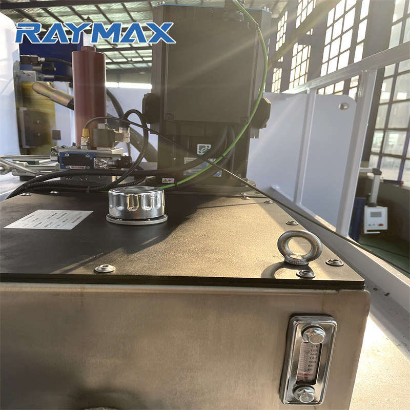 CNC ohraňovací lis se systémem Da52t