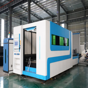 Vysoce přesný CNC laserový řezací stroj se střední šířkou plechových vláken