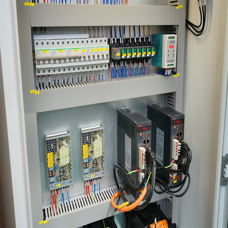 Vysoce kvalitní ohýbačka Hydraulický CNC skládací stroj s ohraňovacím lisem