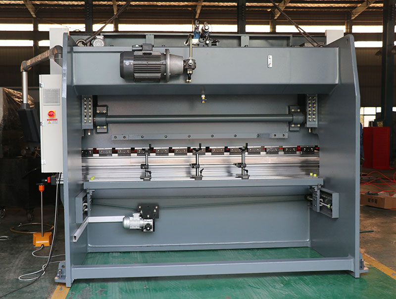 Kovový ohraňovací lis Wc-63t3200 CNC ohýbačka plechu Hydraulický ohraňovací lis