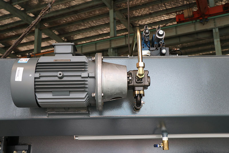 Kovový ohraňovací lis Wc-63t3200 CNC ohýbačka plechu Hydraulický ohraňovací lis