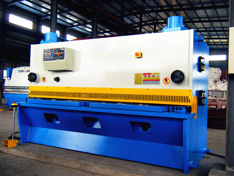 Aluminium Cutting Machine Hydraulic Guillotine Shearing Machine Pendulum Plate Shears Stroj na řezání hliníku Hydraulické nůžky s gilotinou Kyvadlové nůžky na plechy