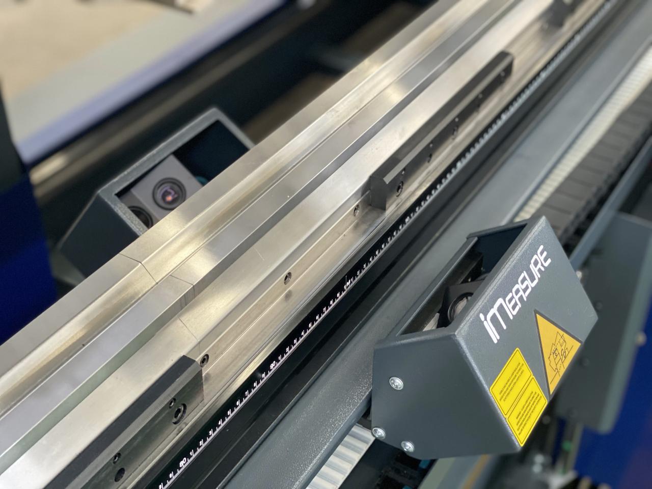 China 220t Cnc Bending Machine 6+1 Axis Hydraulic Press Brake Price Čína 220t CNC ohýbačka 6+1 osý hydraulický ohraňovací lis Cena