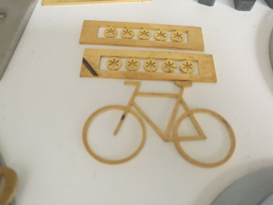 Cnc Fiber Laser Metal Cutting Machine 2000w Fiber Laser Cutting Machine CNC vláknový laserový řezací stroj na kov 2000w vláknový laserový řezací stroj