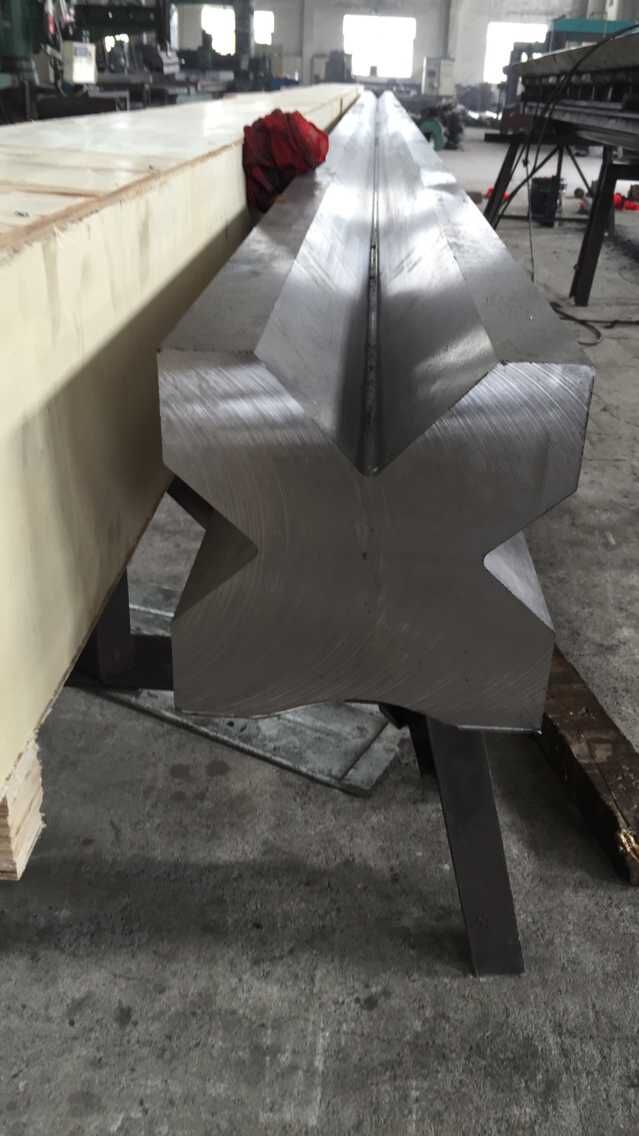 Full Automatic High Power Sheet Bending Machine And Cnc Press Brake Machine Plně automatický stroj na ohýbání plechů s vysokým výkonem a CNC ohraňovací lis