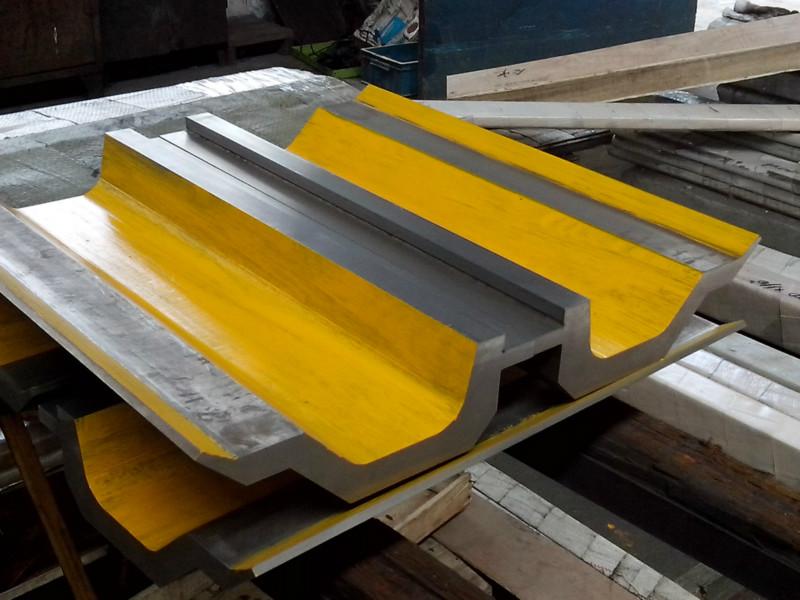 Full Automatic High Power Sheet Bending Machine And Cnc Press Brake Machine Plně automatický stroj na ohýbání plechů s vysokým výkonem a CNC ohraňovací lis