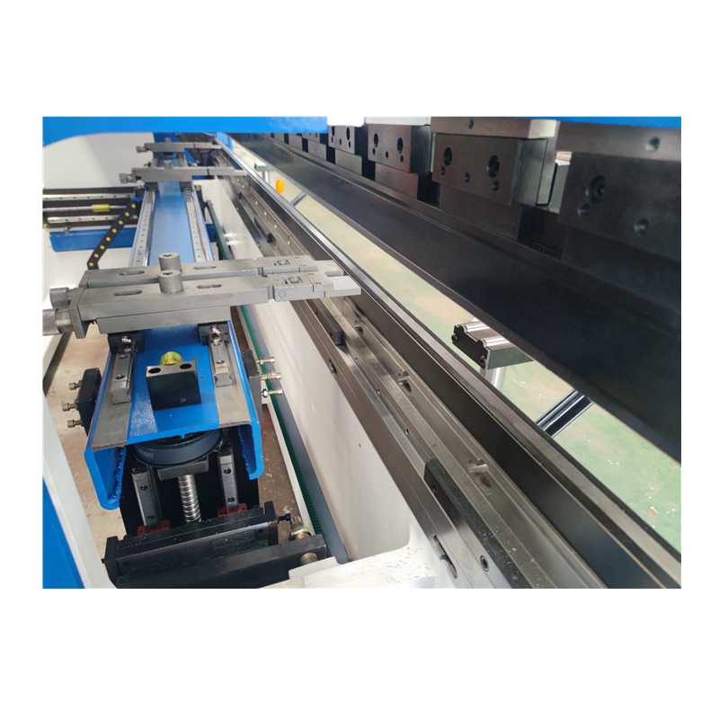 Hydraulic Press Brake Of 130t/3200mm 4+1 Axis Delem Da53t Cnc Press Brake Hydraulický ohraňovací lis 130t/3200mm 4+1 Osa Delem Da53t CNC ohraňovací lis