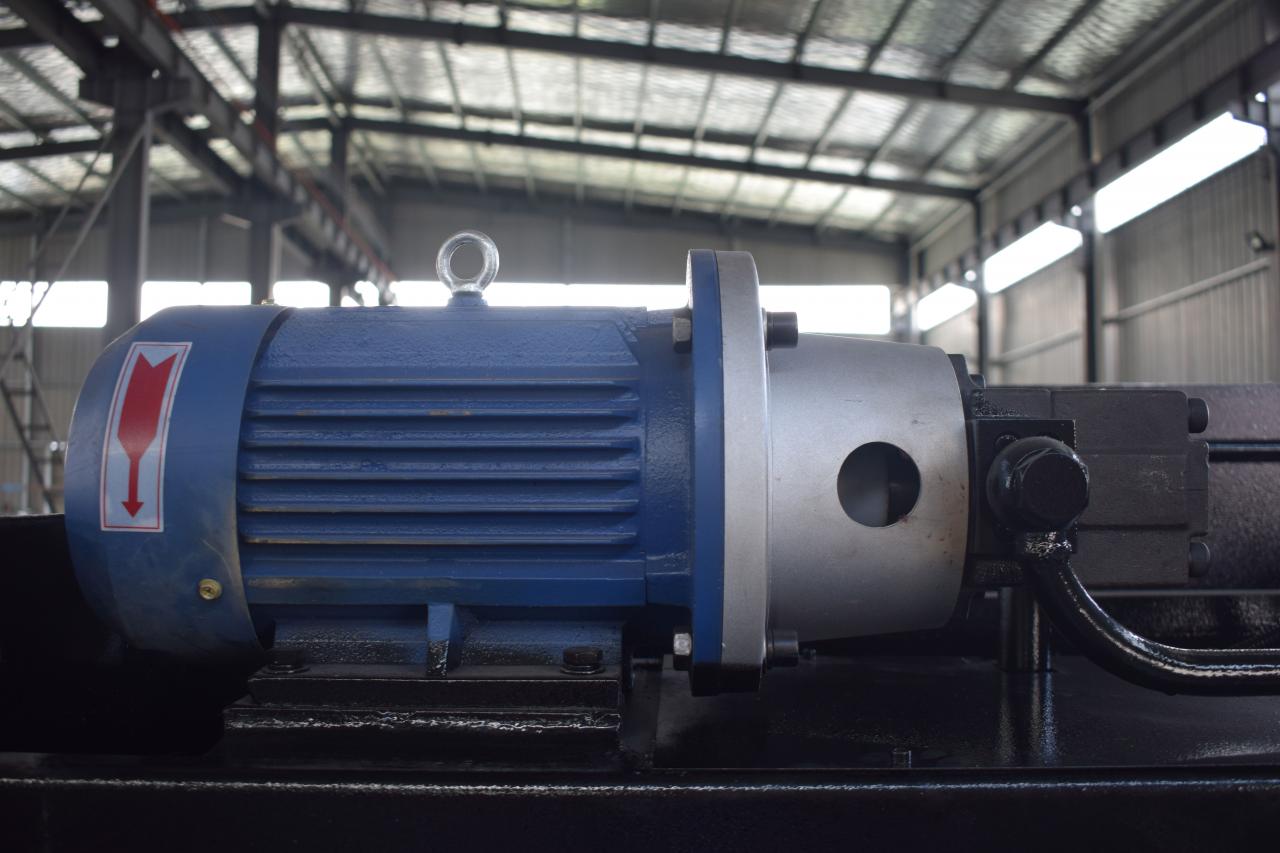 Hydraulický CNC ohraňovací lis na ohýbání plechu Wc67y