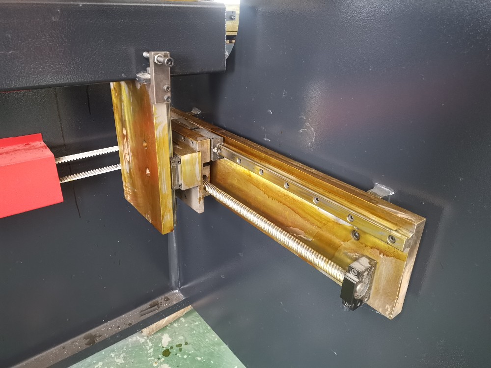 Hydraulic Stainless Steel Wc67y/k-300/6000 Mould Crowning Press Brake Hydraulický ohraňovací lis z nerezové oceli Wc67y/k-300/6000