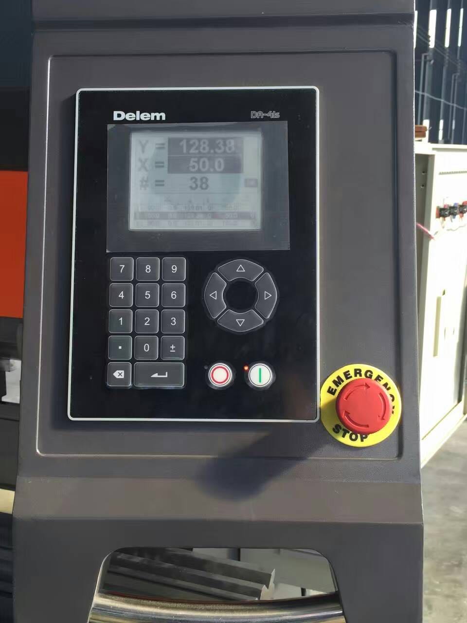 Hydraulic Stainless Steel Wc67y/k-300/6000 Mould Crowning Press Brake Hydraulický ohraňovací lis z nerezové oceli Wc67y/k-300/6000