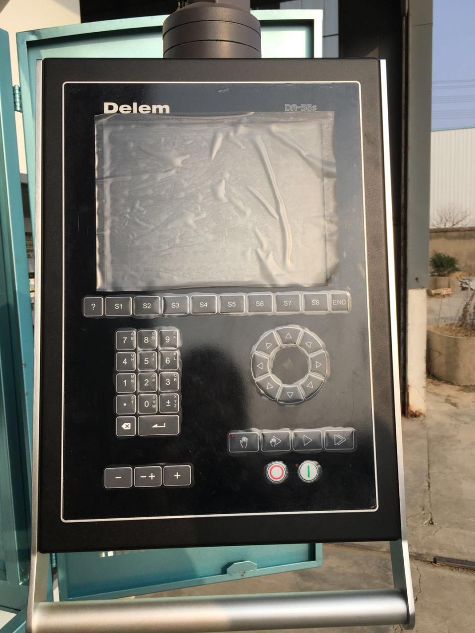 Hydraulic Stainless Steel Wc67y/k-300/6000 Mould Crowning Press Brake Hydraulický ohraňovací lis z nerezové oceli Wc67y/k-300/6000