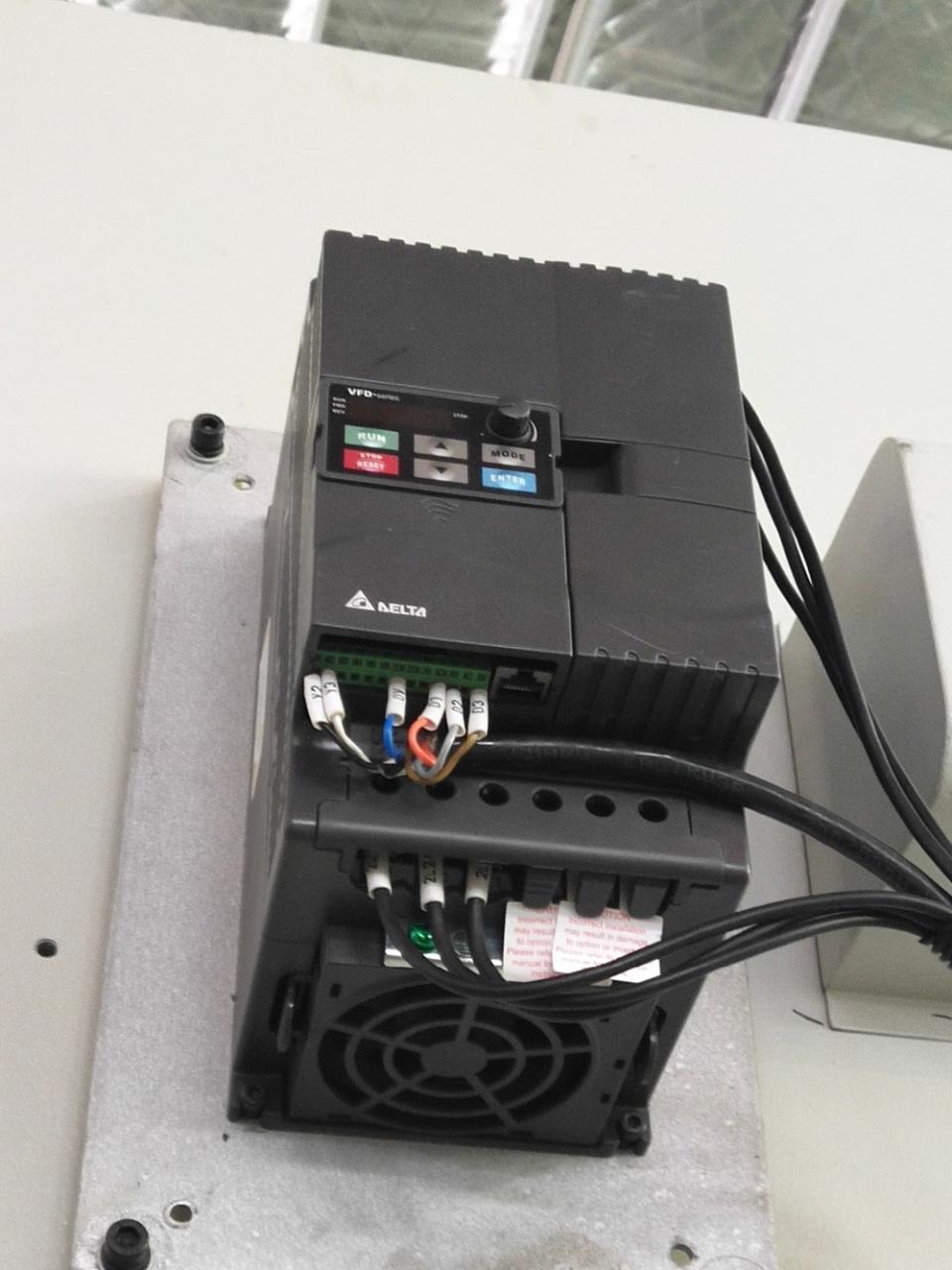 Pneumatická třecí spojka Vysoce výkonný děrovací lis