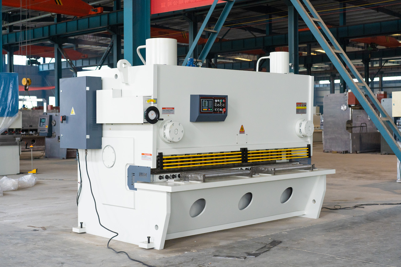 Qc11y 8x3200 Sheet Metal Shearing Machine Steel Plate Hydraulic Shearing Machine Qc11y 8x3200 Stroj na stříhání plechu Hydraulické nůžky na ocelové plechy
