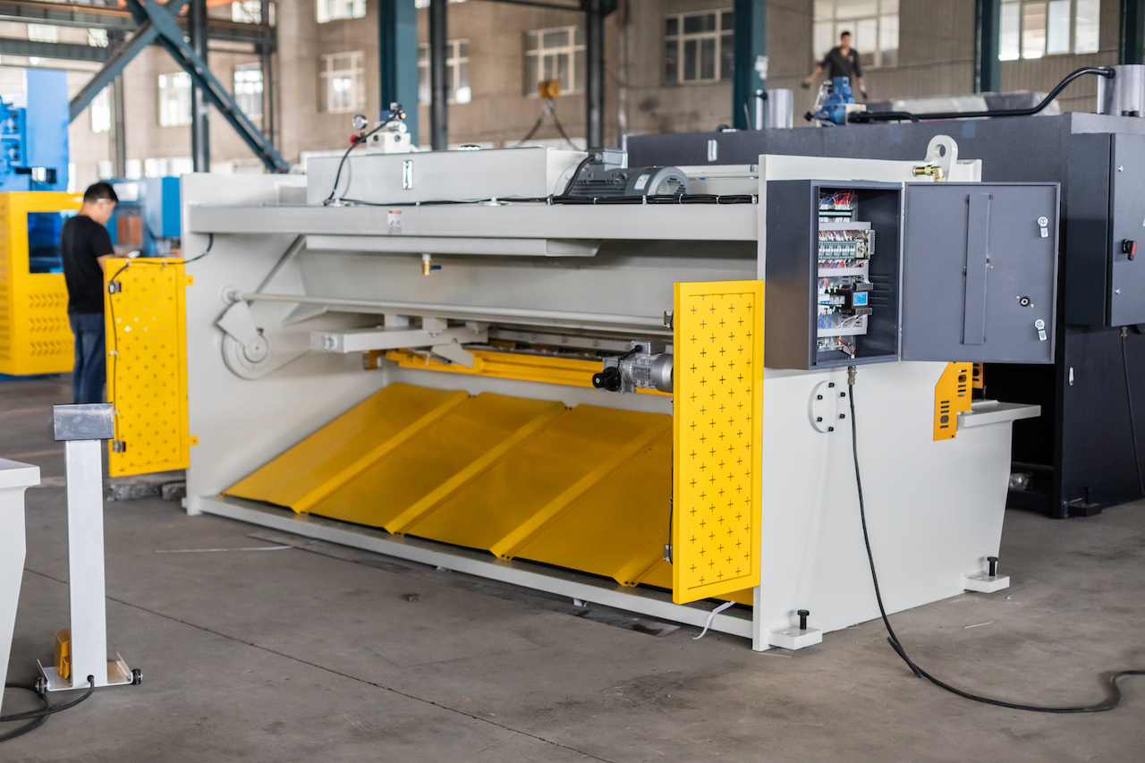 Qc11y 8x3200 Stroj na stříhání plechu Hydraulické nůžky na ocelové plechy