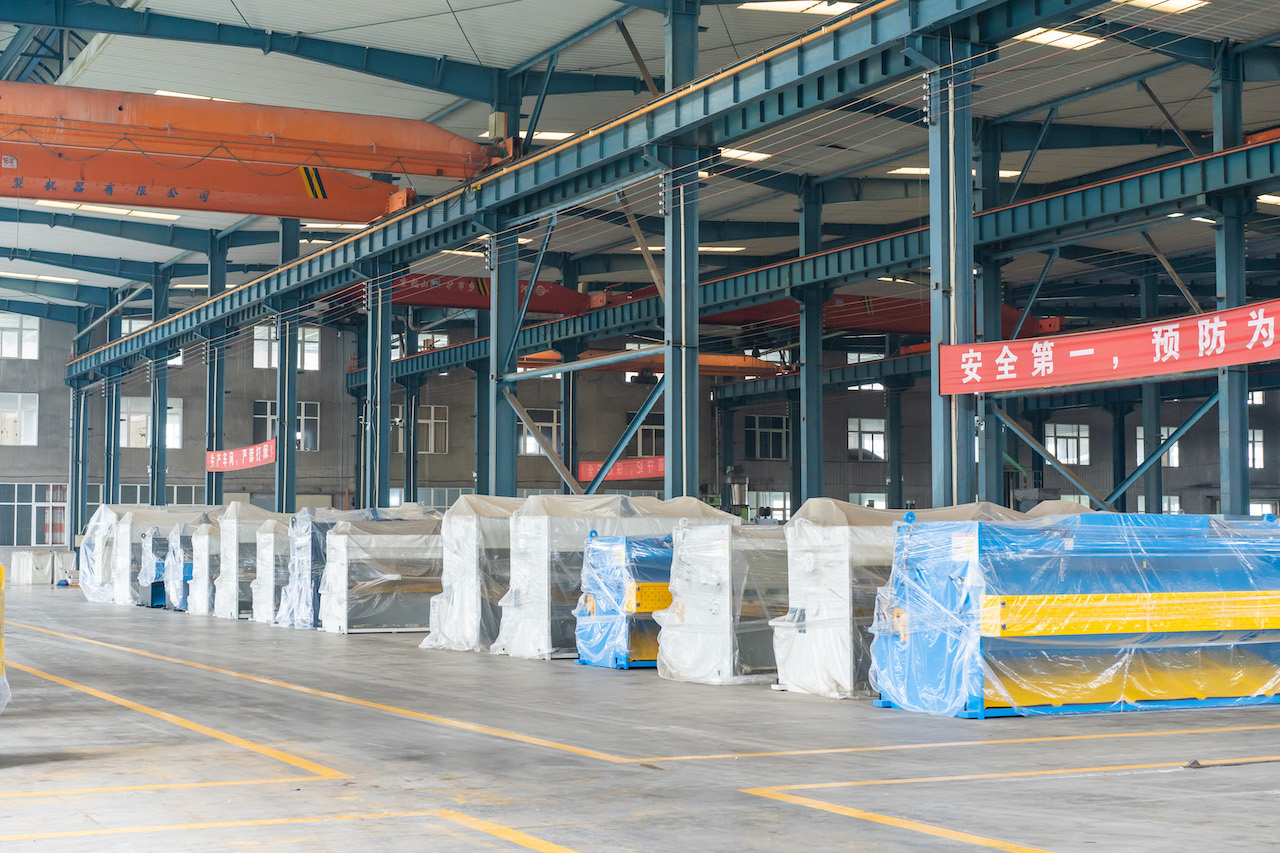 Qc11y 8x3200 Sheet Metal Shearing Machine Steel Plate Hydraulic Shearing Machine Qc11y 8x3200 Stroj na stříhání plechu Hydraulické nůžky na ocelové plechy