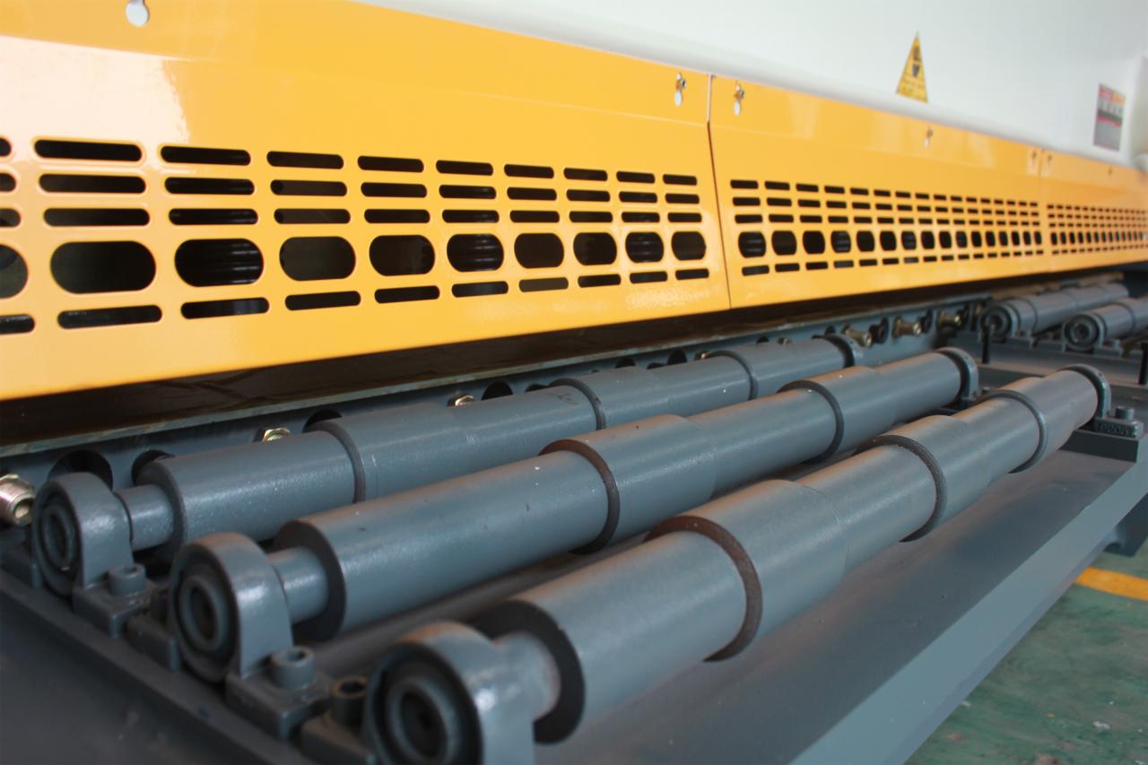 Qc11y Metal Plate Hydraulic Guillotine Shearing Machine For Sale Qc11y Hydraulické gilotinové nůžky na kovové desky na prodej