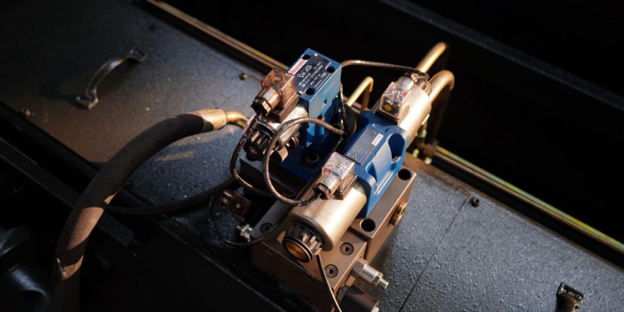 Wc67 Hydraulic Press Brake / CNC Press Bending Machine / Plate Bending Machine China Wc67 Hydraulický ohraňovací lis / CNC lisová ohýbačka / ohýbačka plechů Čína