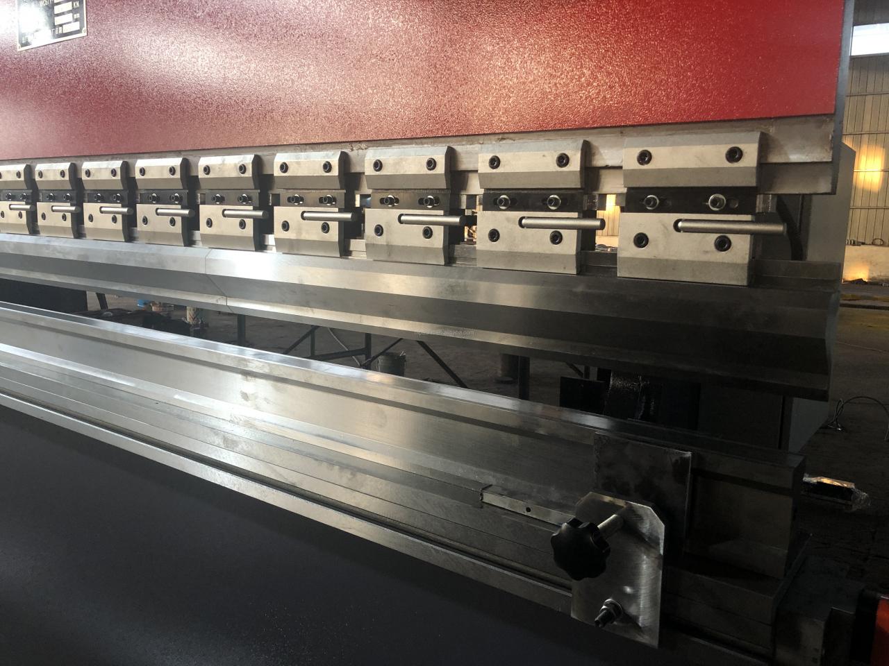 Wc67k Cnc Aluminum Iron Plate Hydraulic Press Brake Cnc Metal Sheet Bending Machine Wc67k CNC ohýbačka hliníkových plechů Hydraulický ohraňovací lis CNC