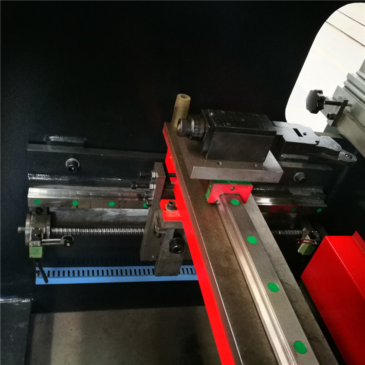 Wc67y-160 4000 Hydraulic Press Brake Cnc Metal Bending Machine For 4000mm Width Steel Wc67y-160 4000 Hydraulický ohraňovací lis CNC ohýbačka kovů pro ocel o šířce 4000 mm